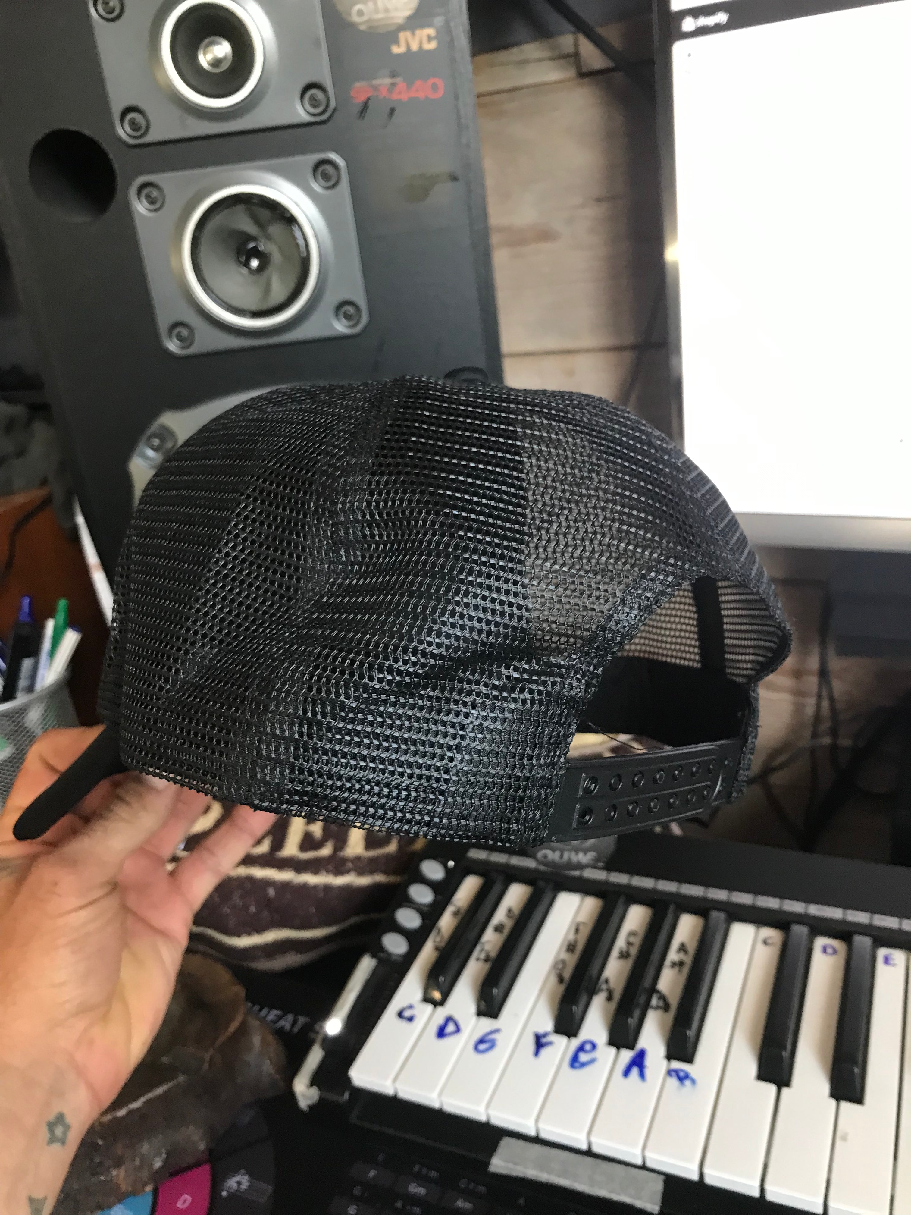 Cap (adjustable)